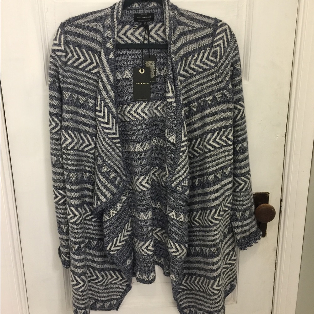 Lucky brand sweater with tags